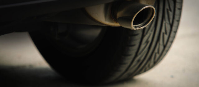 Pot d'échappement voiture